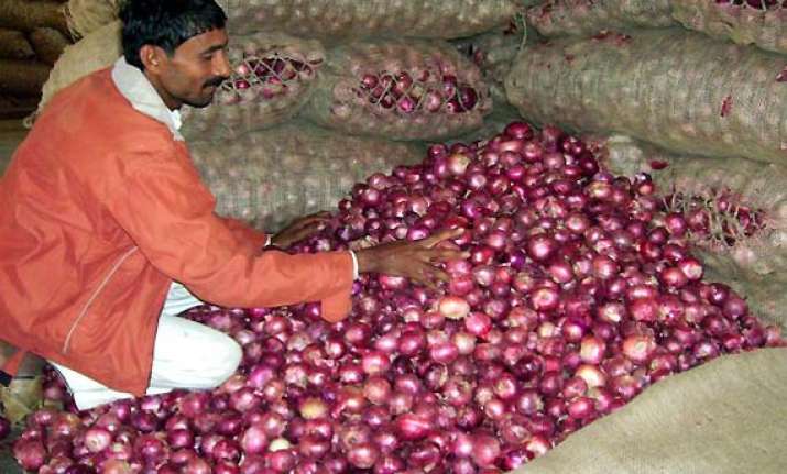 govt hikes mep of onions by 30 a tonne