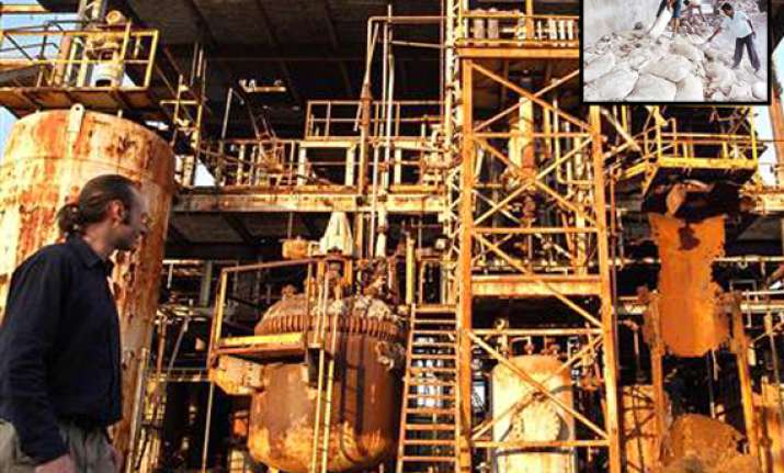 govt to spend rs 30 cr in disposing union carbide toxic