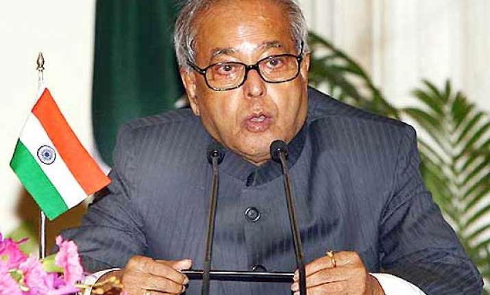 govt will stick to fiscal deficit target pranab