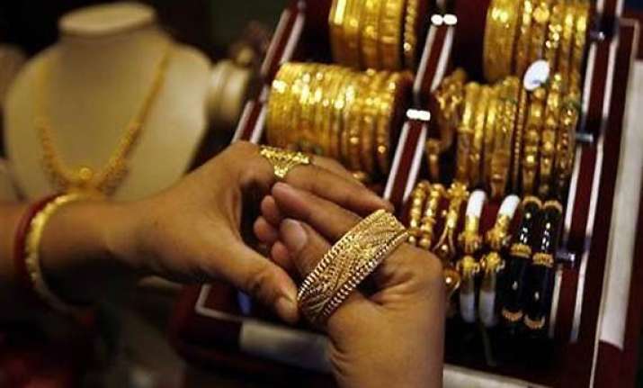 heavy gold buying continues up by rs 875 to rs 25 805