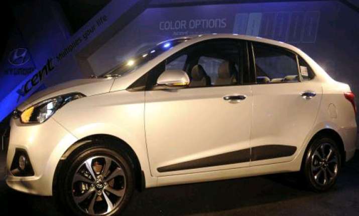 hyundai receives 11 000 bookings of entry level sedan xcent