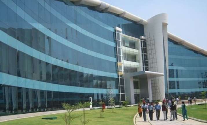i t dept slaps rs 582 cr tax demand notice on infosys