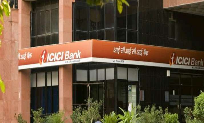 icici bank overtakes hdfc bank as top private bank employer