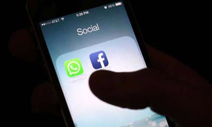 facebook integrates whatsapp into facebook for android