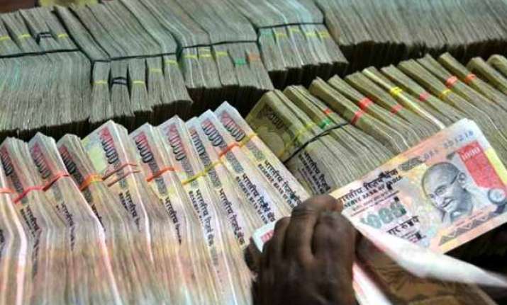 rupee down 7 paise against dollar in early trade