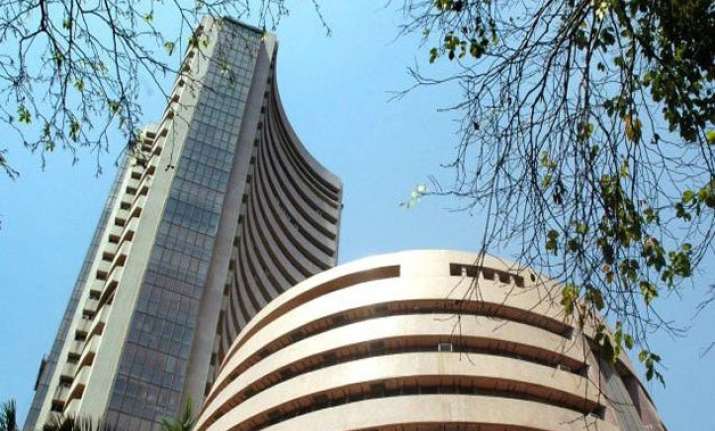sensex up 203 pts in early trade on positive global cues
