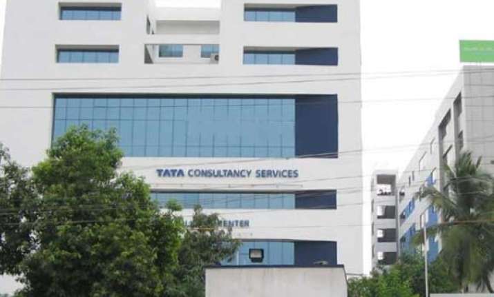 tcs to hire 35 000 freshers in fy16