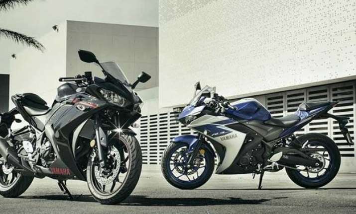 yamaha launches sports bike yzf r3 at rs 3.25 lakh