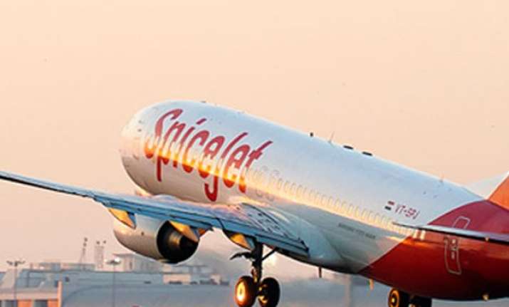 spicejet to run additional flights for stranded passengers