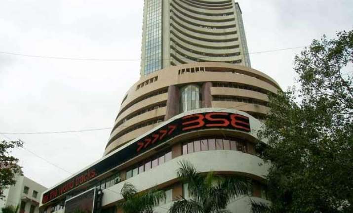 sensex closes 148 points up at one month high