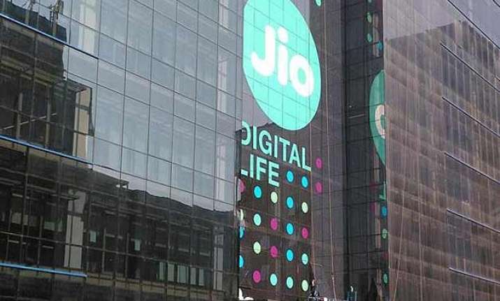 reliance jio unveils logo and budget 4g phone