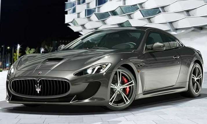 italian luxury carmaker maserati drives into india