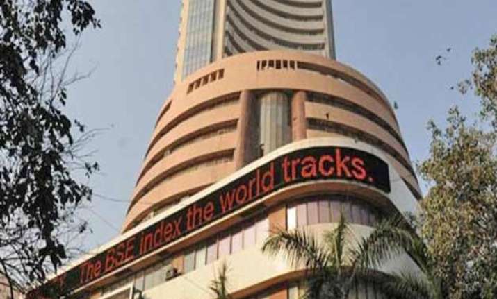 sensex down 95 points in early trade