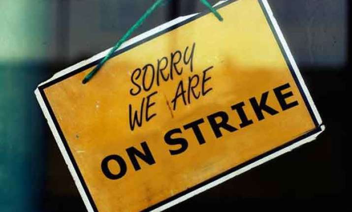 indian banks association to meet unions monday on strike