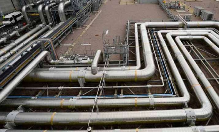 gas price cut by 8 to 4.66 /unit