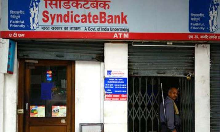 cbi books 5 senior officials of syndicate bank in rs 1 000
