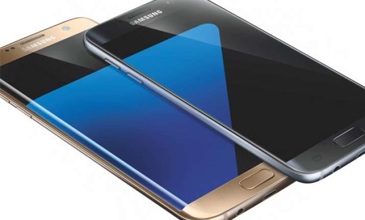 mwc 2016 samsung launches s7 and s7 edge