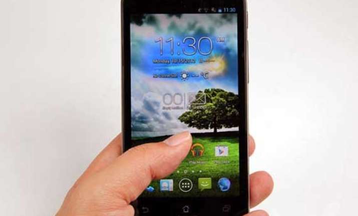 datawind to unveil mobile phones with free basic internet