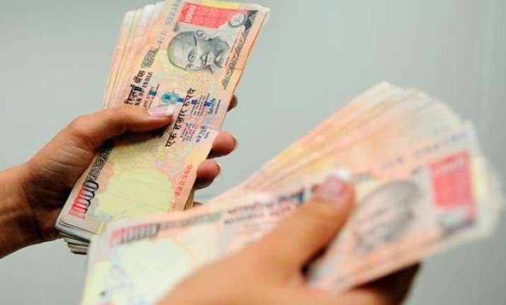 10.5 salary hike likely across sectors in 2016 survey