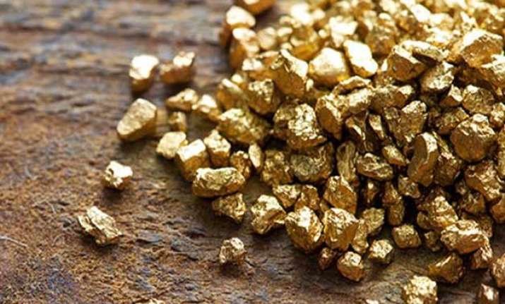 gold extends losses on global cues sluggish demand
