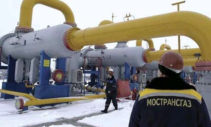 natural gas price to be cut by 10 to usd 5.02/unit from apr