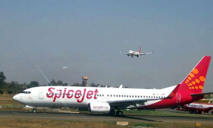 spicejet indigo others offer festive season discount