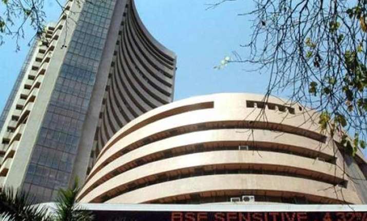 sensex down 28 points in early trade on profit booking