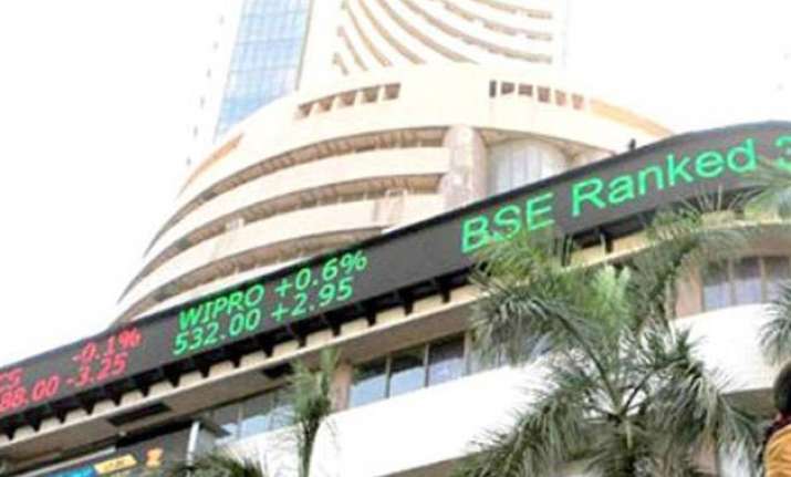 sensex soars 120 pts on ril earnings stock jumps 5.13