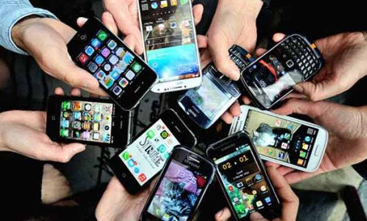 india to become world s second largest smartphone market