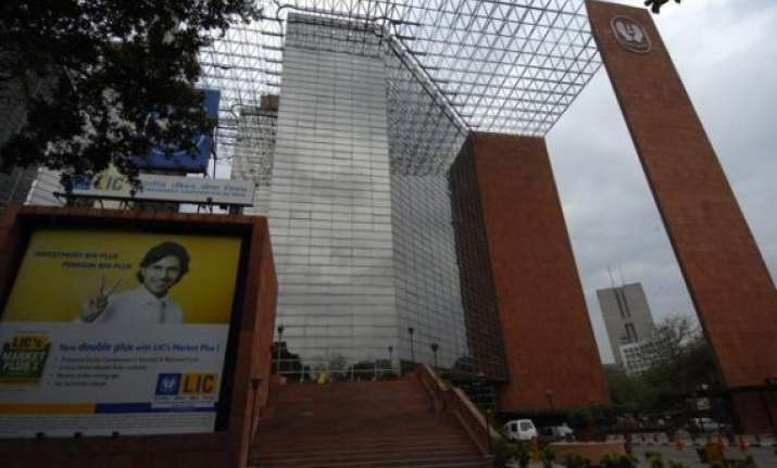 life insurance corporation gets rs 11 500crore in income