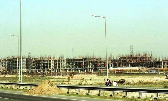 over 7 lakh homes unsold in top 8 cities reports