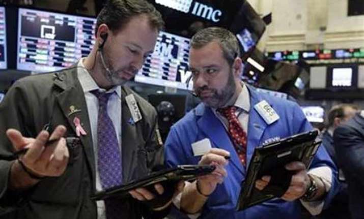 stocks hits lowest level as oil tumbles s p lowest since
