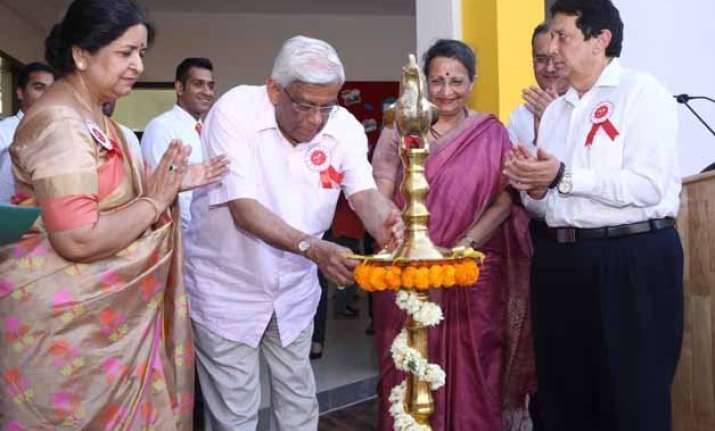 deepak parekh launches first hdfc school in gurgaon