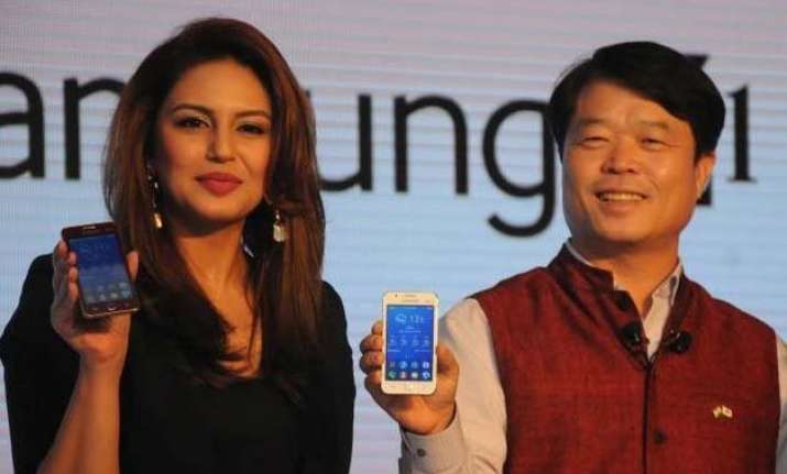 samsung z1 smartphone with tizen operating system launched