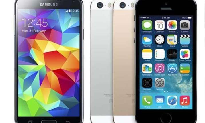 smartphone makers search for screen size sweet spot