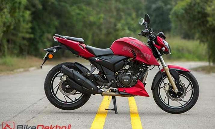 tvs launches apache rtr 200 4v and 2016 victor at rs. 88