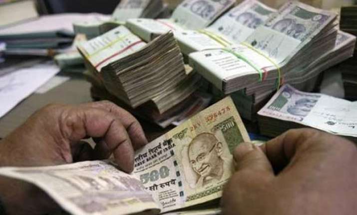 rupee closes at 6 week high gains 65 paise