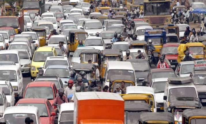 india has 1.53 lakh millionaires says merrill lynch