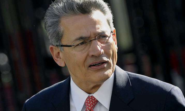 insider trading rajat gupta starts prison term on june 17