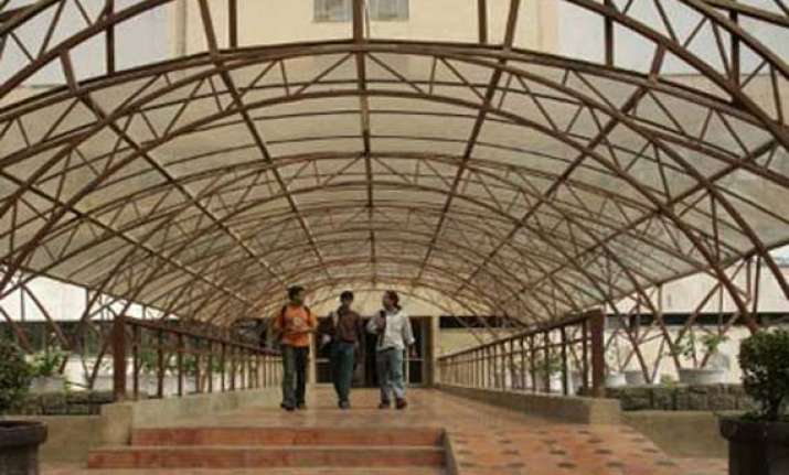 kerala government to sponsor 10 students to silicon valley
