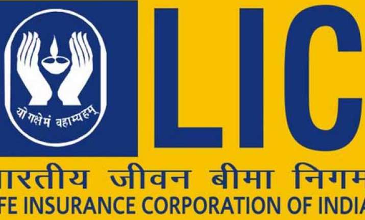 lic cuts infosys stake to 4.95 sells rs 3 400 cr shares