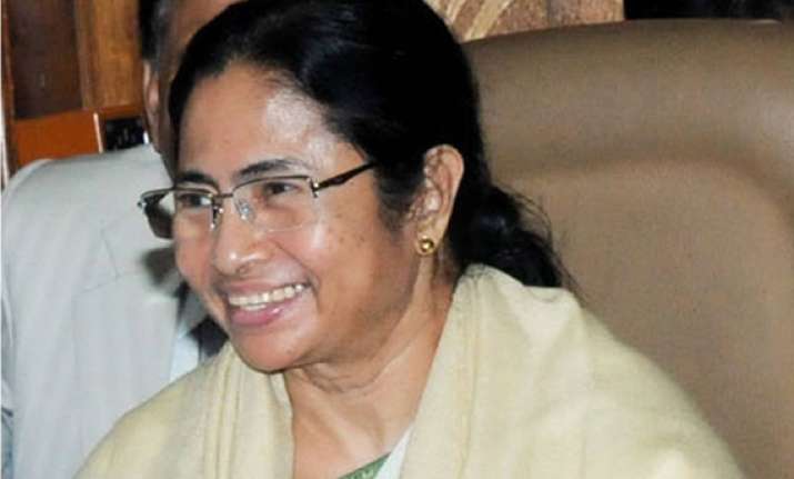mamata woos india inc says bengal better for investment now