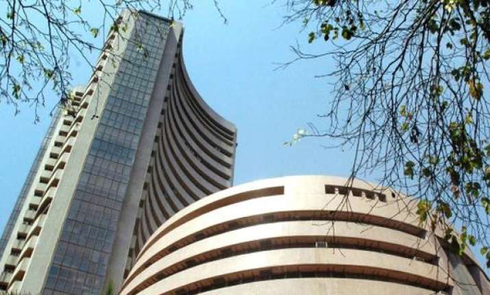 market valuation of top 8 blue chips up rs 72 259 cr