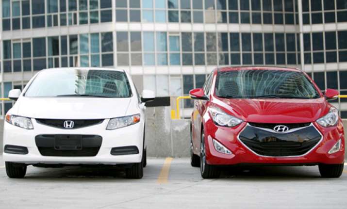 maruti suzuki toyota mahindra mahindra sales drop in april