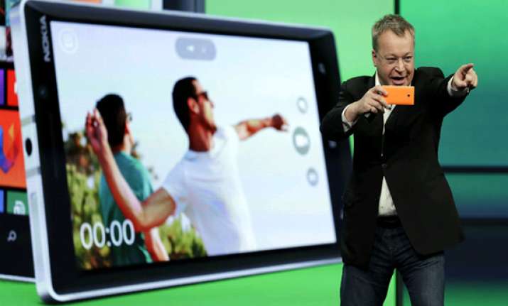 microsoft reveals siri like windows phone feature