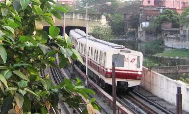 minister stalls kolkata metro tariff revision