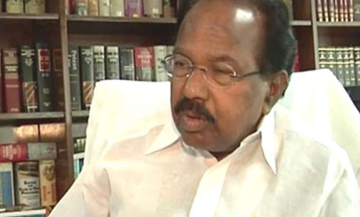 moily hits back at corporate honchos for criticising