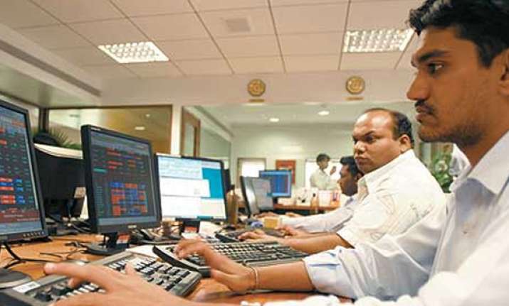 mutual funds withdraw rs 2 100 cr from stocks in july