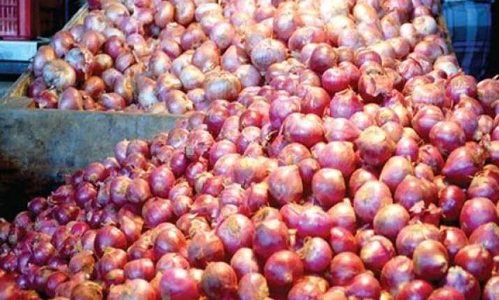 nafed floats tender to import onions amid high domestic