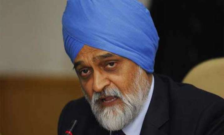 new govt must focus on gst fiscal deficit for growth montek